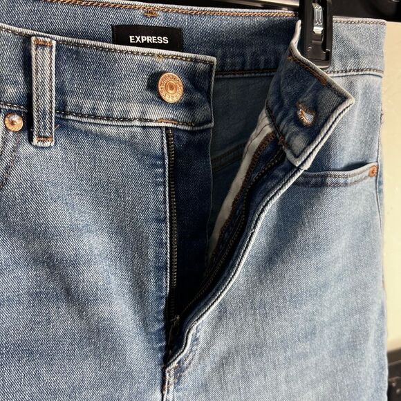 Express Super High Waisted Light Wash Raw Hem Slim Jeans Size 10 Short - Picture 9 of 16